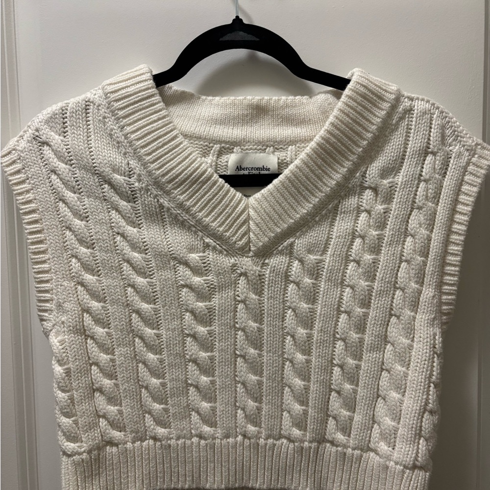 Abercrombie & Fitch Cream Cable Knit V-Neck Sweater